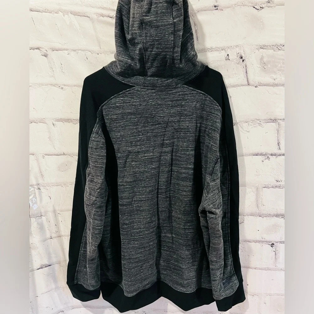 American Eagle Striped Reflective Performance Hoo… - image 4